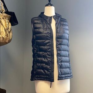 TNA Hooded puffer vest